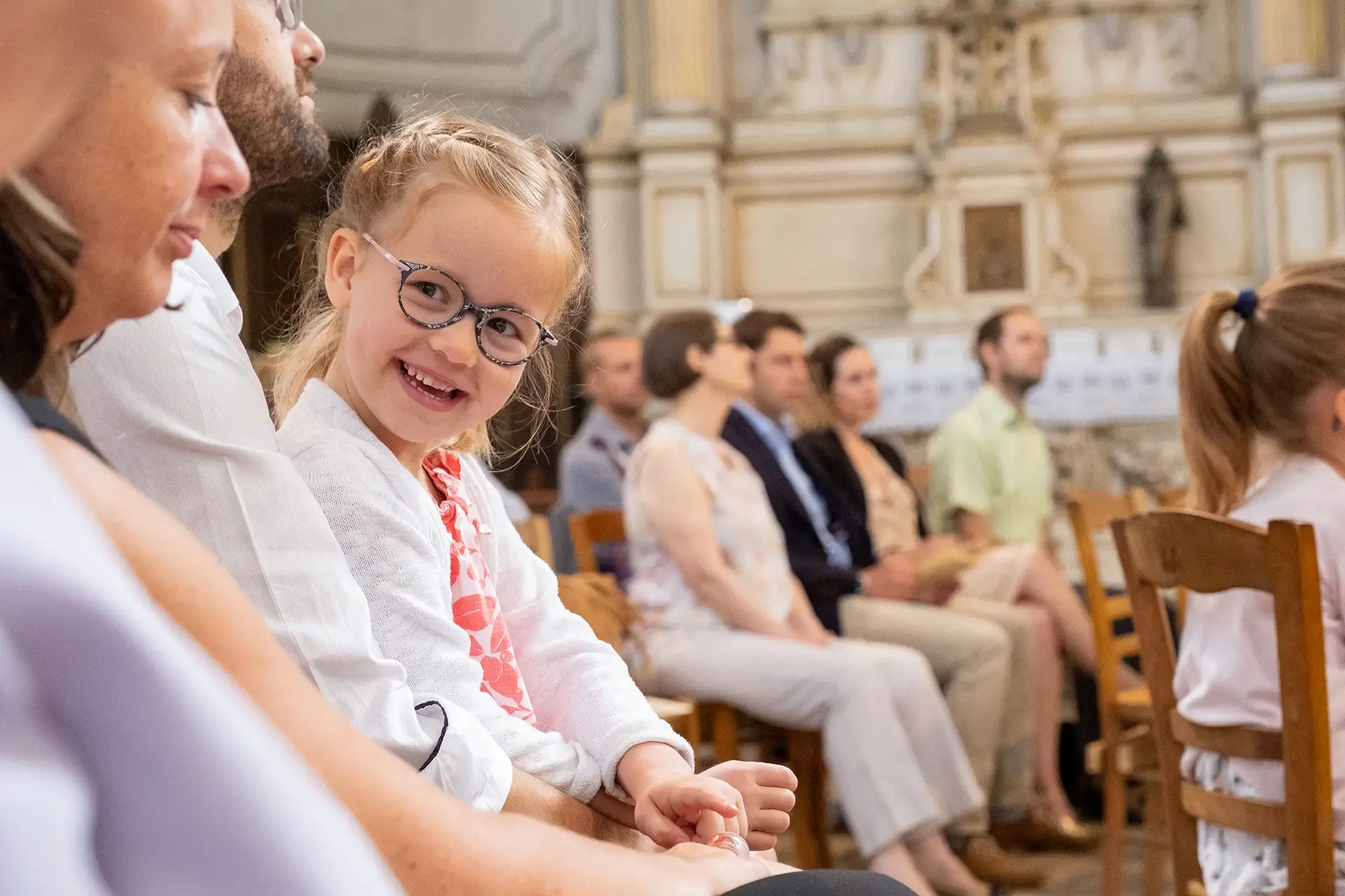 Ceremonie bapteme amiens enfant sourire