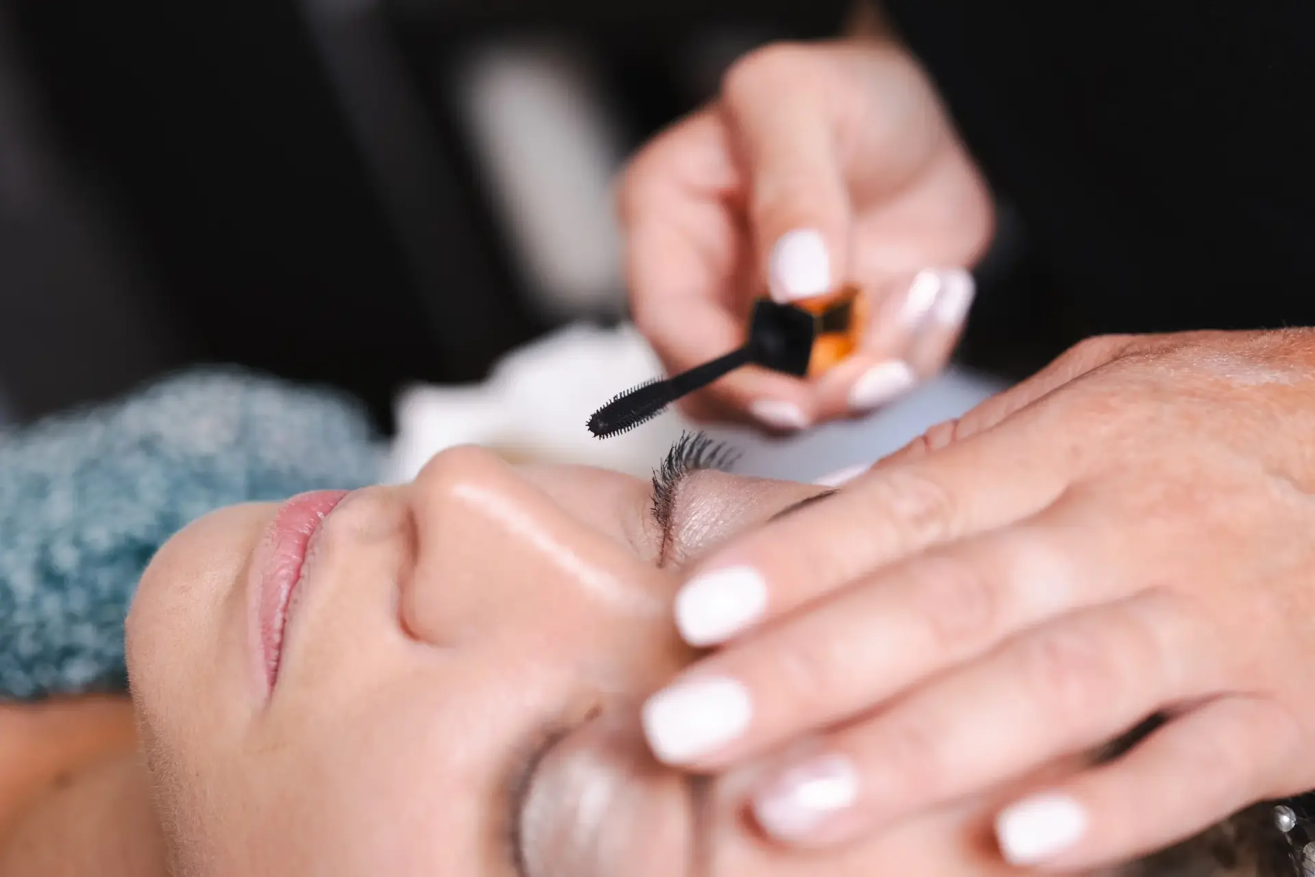 Mariage preparatifs maquillage mariee detail