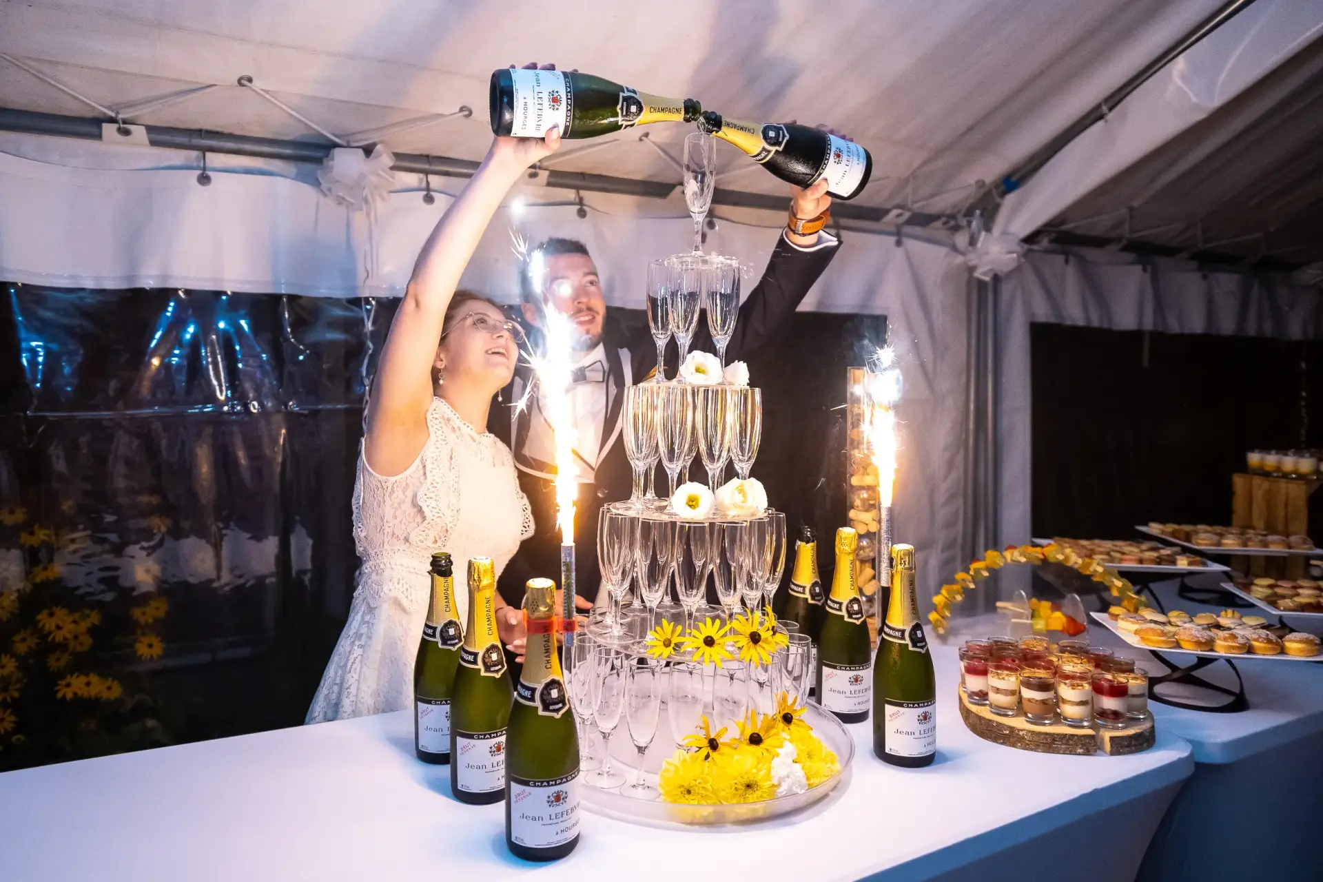 Mariage soiree dessert champagne pyramide